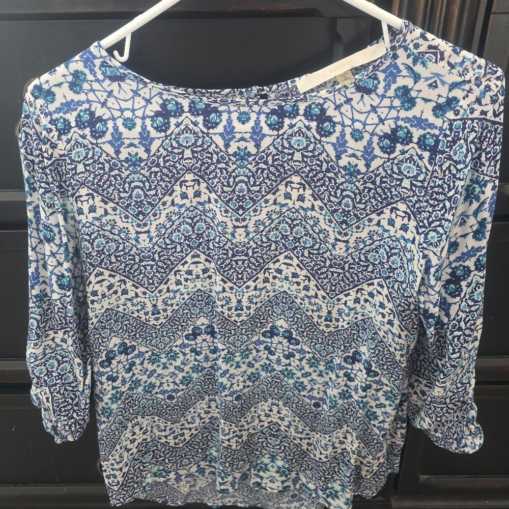 Fun2Fun Blue floral blouse